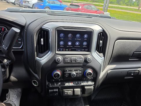 Used 2021 Chevrolet Silverado 2500 LTZ AWD/4WD image 17