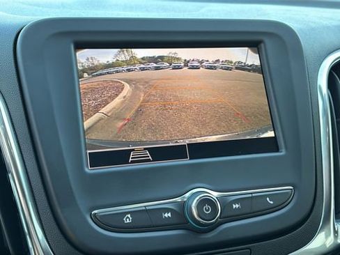 Used 2023 Chevrolet Equinox LT FWD image 26
