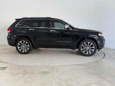 Used 2017 Jeep Grand Cherokee Overland AWD/4WD image 8
