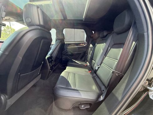 Certified 2025 Porsche Cayenne S AWD/4WD image 20