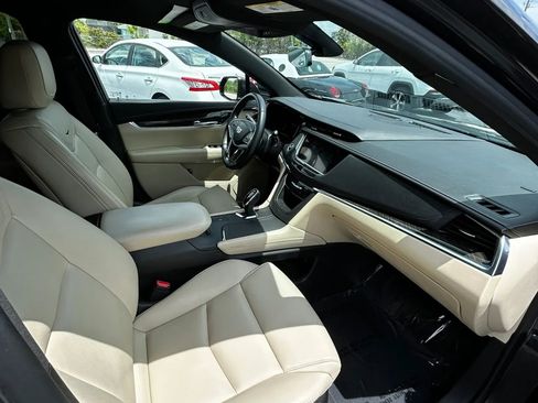 Used 2019 Cadillac XT5 FWD image 24