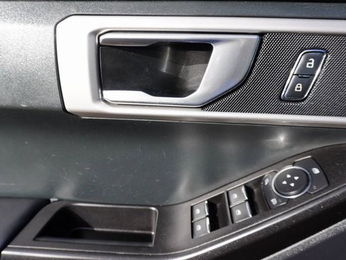 Certified 2021 Ford Explorer 2WD image 7