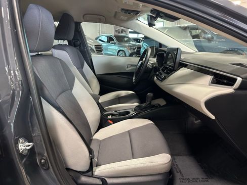 Used 2025 Toyota Corolla LE image 34