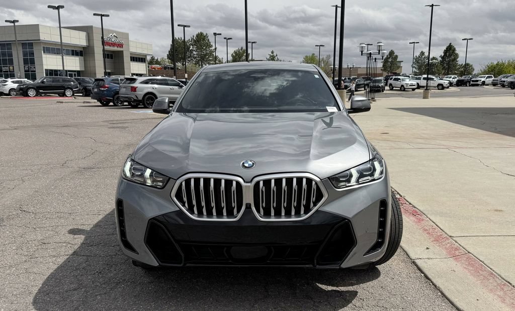 Used 2024 BMW X6 xDrive40i w/ Premium Package AWD/4WD image 3