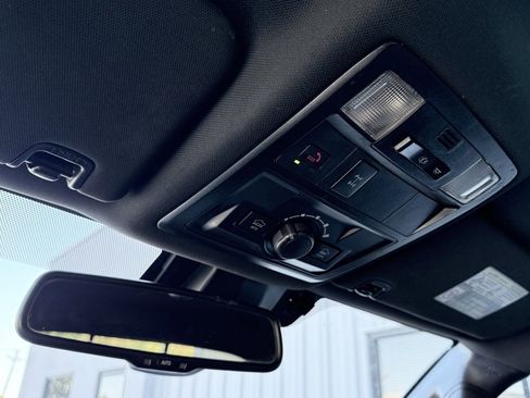 Used 2022 Toyota Tacoma TRD Off-Road image 22