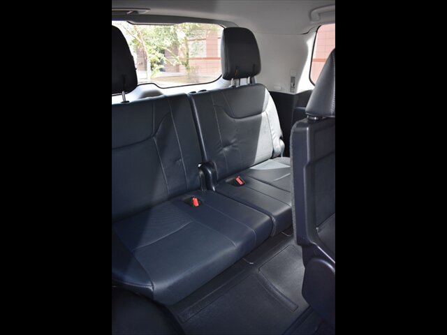 Used 2018 Lexus LX 570 4WD w/ Luxury Package image 28