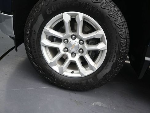 Used 2023 Chevrolet Silverado 1500 LT RWD image 13