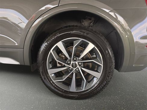 Used 2023 Audi Q5 2.0T Premium w/ Convenience Package image 30