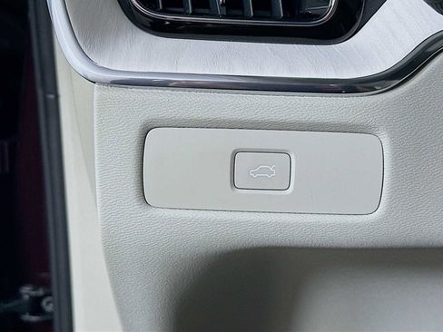 New 2026 Volvo XC60 B5 Ultra w/ Climate Package PRO image 10