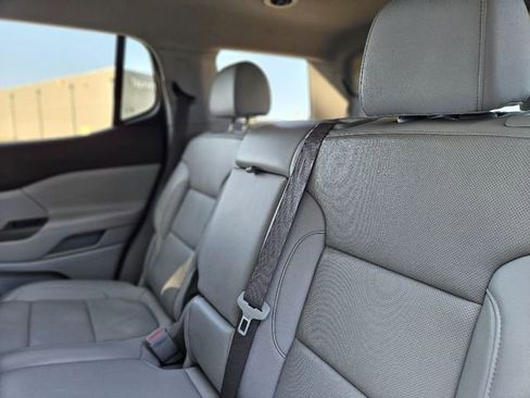 Used 2021 GMC Acadia SLT image 28