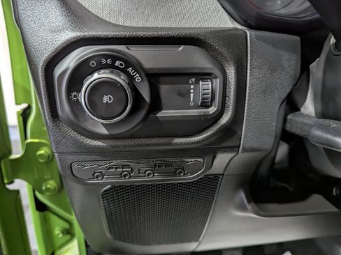 Used 2025 Jeep Wrangler Unlimited Sport AWD/4WD image 14