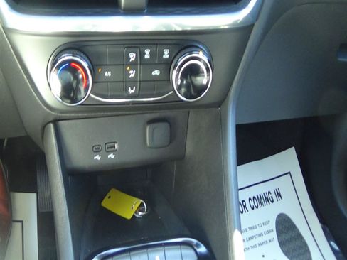 Used 2025 Buick Encore GX Preferred FWD image 24