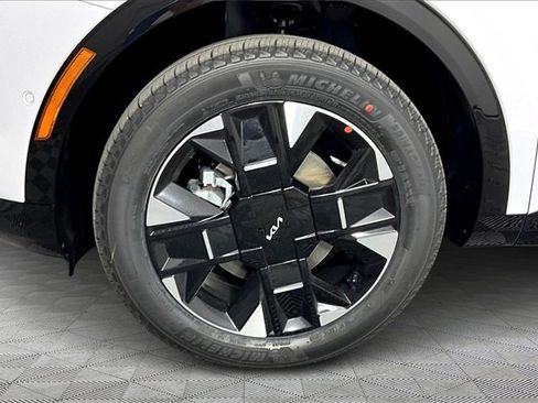 New 2026 Kia Sportage SX image 13