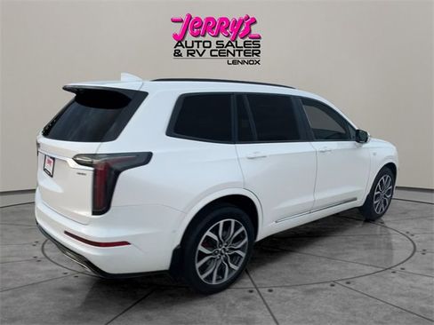 Used 2024 Cadillac XT6 Sport w/ Technology Package image 5