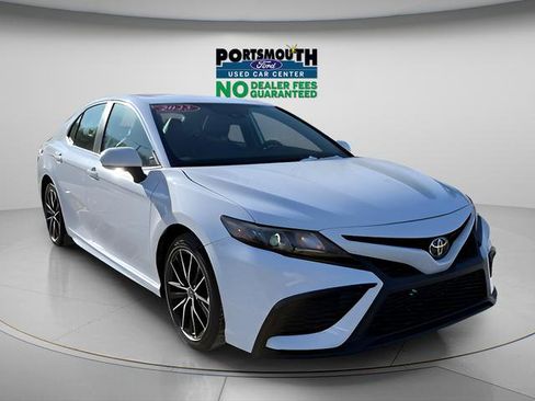 Used 2023 Toyota Camry SE FWD image 1