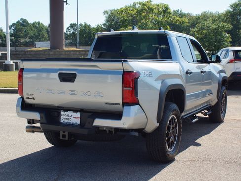 Used 2025 Toyota Tacoma TRD Off-Road AWD/4WD image 21