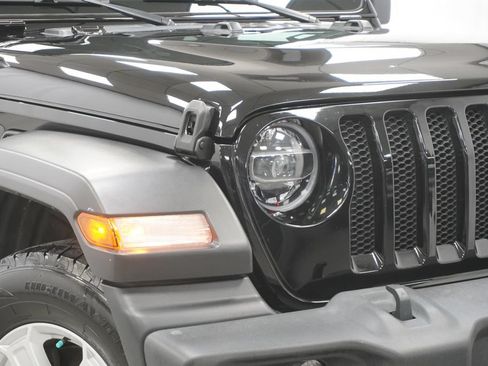 Used 2021 Jeep Wrangler Unlimited Sport w/ Sun And Sound Package AWD/4WD image 6