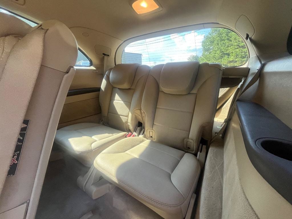 Used 2011 Mercedes-Benz R 350 4MATIC image 32