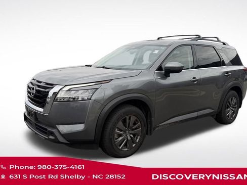Certified 2022 Nissan Pathfinder SV FWD image 1
