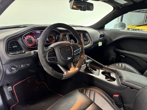 Used 2023 Dodge Challenger SRT Hellcat RWD image 8