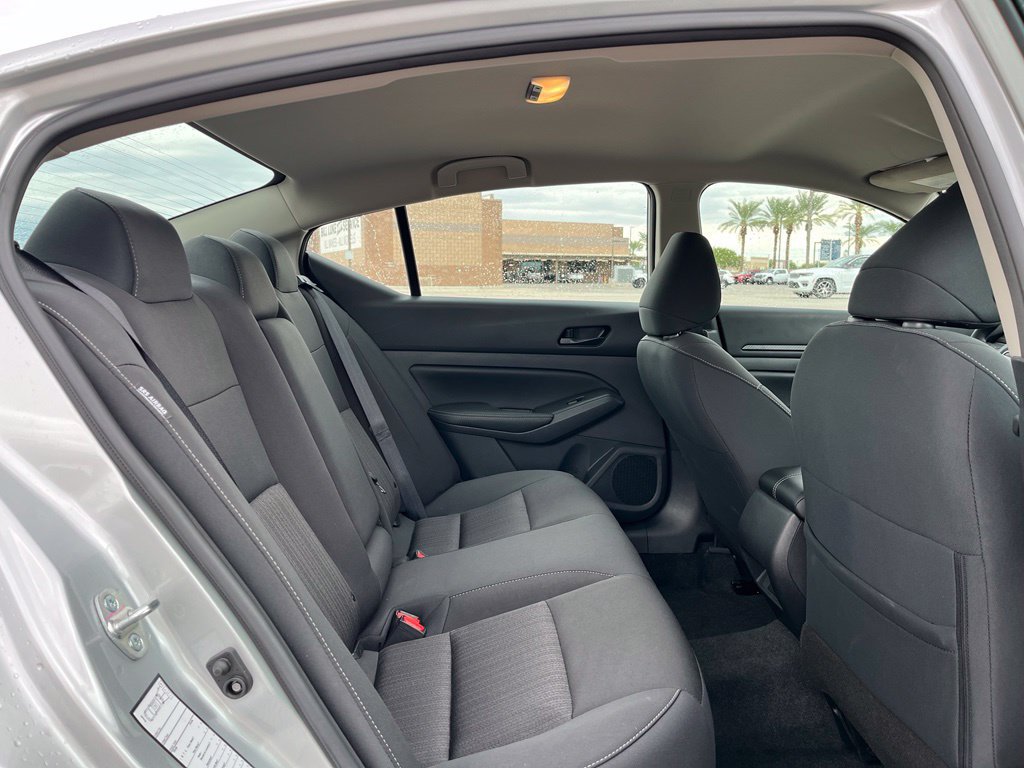 Used 2025 Nissan Altima 2.5 SV FWD image 17
