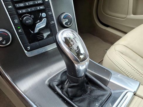 Used 2013 Volvo S60 T5 image 24