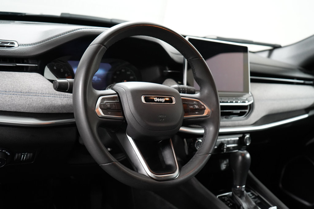 Certified 2024 Jeep Compass Latitude AWD/4WD image 12