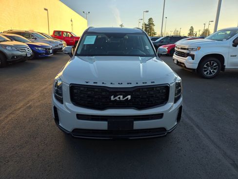 Used 2022 Kia Telluride EX w/ EX Premium Package image 2