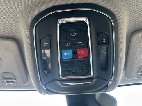 Used 2023 Jeep Grand Cherokee Limited image 22