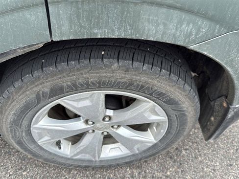 Used 2016 Subaru Forester 2.5i Limited AWD/4WD image 9