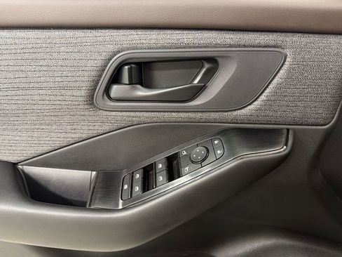 Certified 2023 Nissan Rogue S image 21