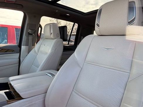 Used 2021 Cadillac Escalade ESV Premium Luxury Platinum w/ Heavy-Duty Trailer Package image 2