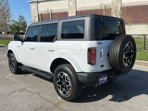 Used 2024 Ford Bronco Outer Banks image 3