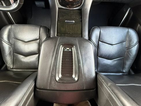 Used 2018 Cadillac Escalade ESV Platinum AWD/4WD image 55