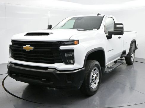 Used 2024 Chevrolet Silverado 2500 W/T w/ WT Convenience Package AWD/4WD image 3