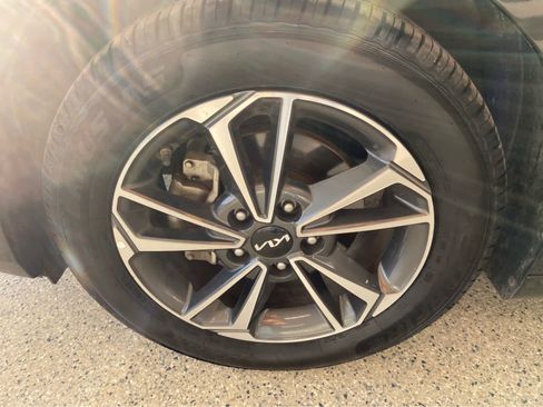 Used 2023 Kia Forte LXS image 11