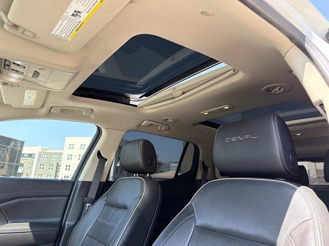 Used 2019 GMC Acadia Denali w/ Technology Package FWD image 19