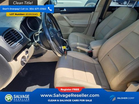 Used 2011 Volkswagen Jetta TDI w/ Premium Pkg FWD image 9