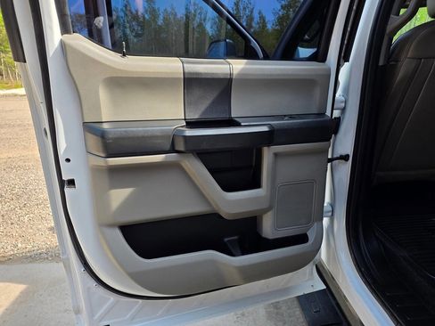 Used 2022 Ford F250 XL w/ Power Equipment Group AWD/4WD image 18
