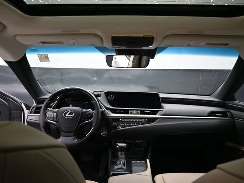 Used 2019 Lexus ES 350 w/ Premium Package FWD image 29
