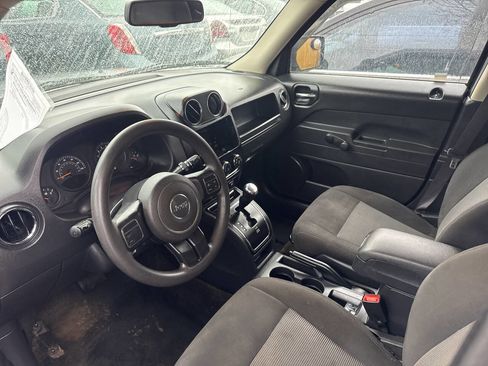 Used 2017 Jeep Patriot Sport w/ Tire & Wheel Group image 4