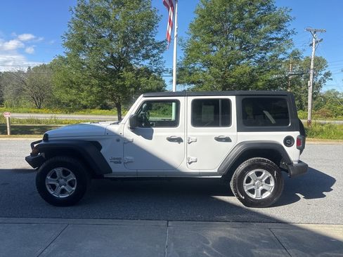 Used 2019 Jeep Wrangler Unlimited Sport S image 4
