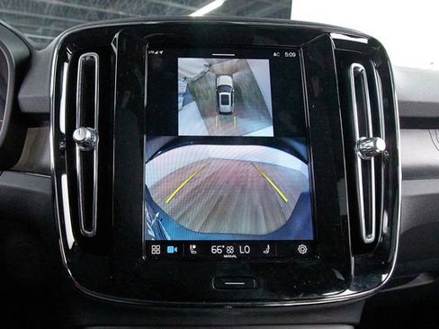 Used 2024 Volvo XC40 Recharge Plus w/ Protection Package Premier AWD/4WD image 12