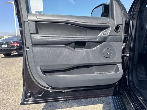 Certified 2022 Ford Expedition Limited image 18
