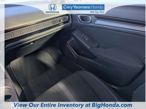 Used 2023 Honda Civic Sport image 18