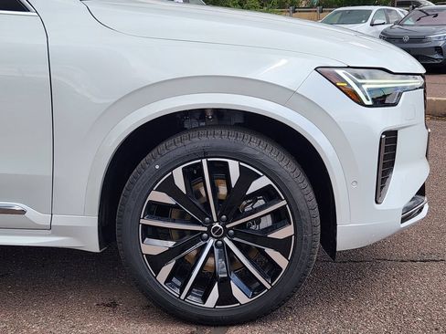 New 2026 Volvo XC90 T8 Plus w/ Protection Package Premier AWD/4WD image 29