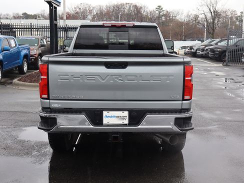 Used 2025 Chevrolet Silverado 2500 LTZ w/ LTZ Plus Package image 9