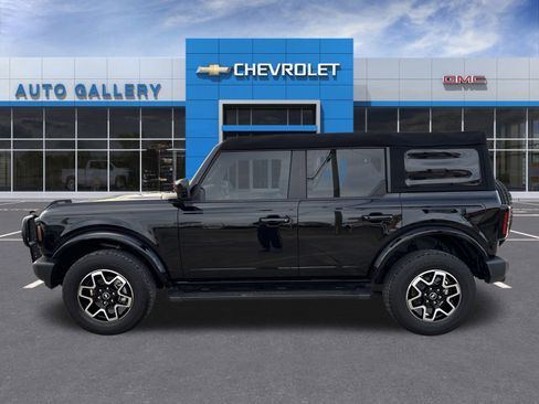 Used 2023 Ford Bronco Outer Banks image 9