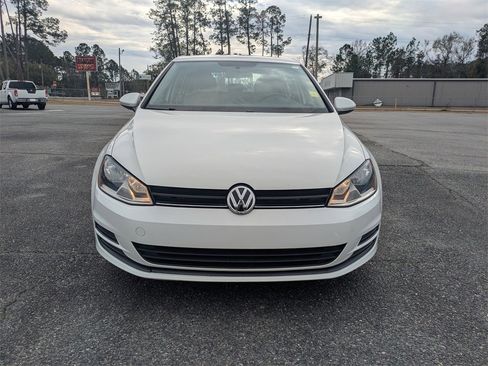 Used 2017 Volkswagen Golf S image 10