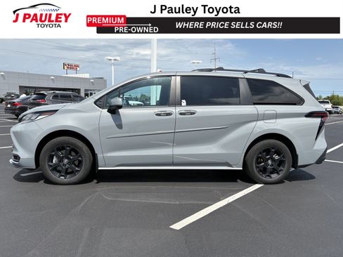 Certified 2025 Toyota Sienna XLE Woodland Edition AWD/4WD image 2
